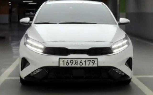 K3쿠페 중고차 더뉴 K3 2세대 1.6 가솔린 시그니처 매물 사진 3 - 2021/04 33,275km